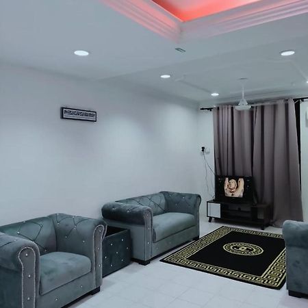 Naurah Homestay Sungai Petani Esterno foto