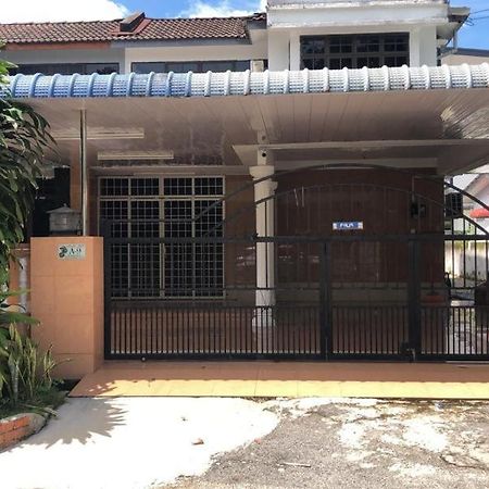 Naurah Homestay Sungai Petani Esterno foto